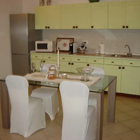 Casa Del Sole N° 2 White And Gold גאוורדו