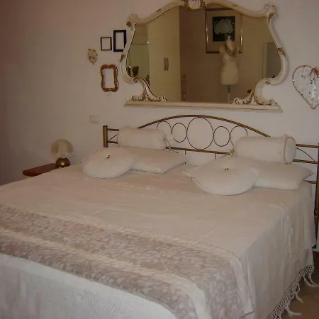 Casa Del Sole N° 2 White And Gold *