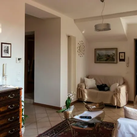 Casa Del Sole N° 2 White And Gold * גאוורדו