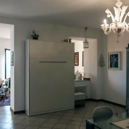 Casa Del Sole N° 2 White And Gold * גאוורדו