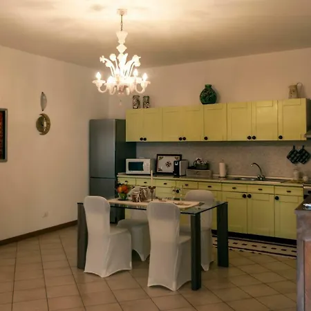 Casa Del Sole N° 2 White And Gold דירה *